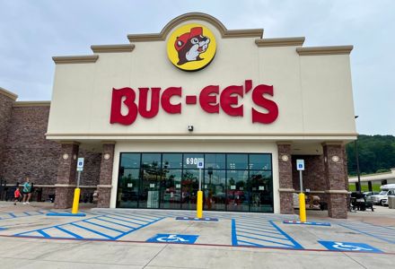 Is Buc-ee's Overrated? A Review of the American Chain